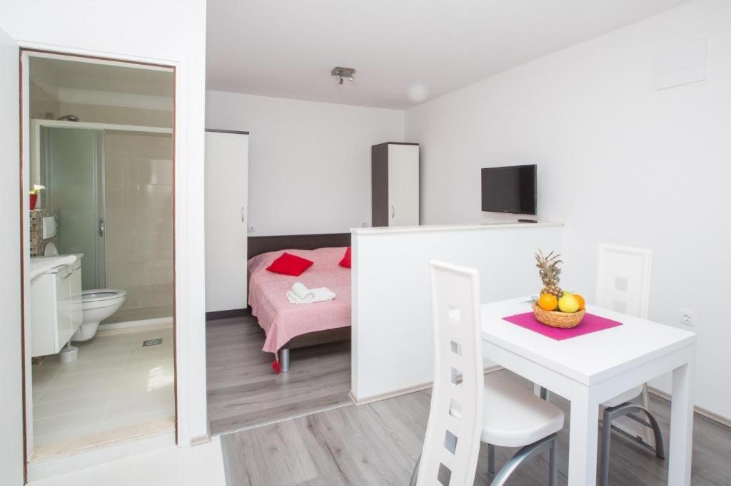 Apartments Villa Roza โมโกชิซา ภายนอก รูปภาพ