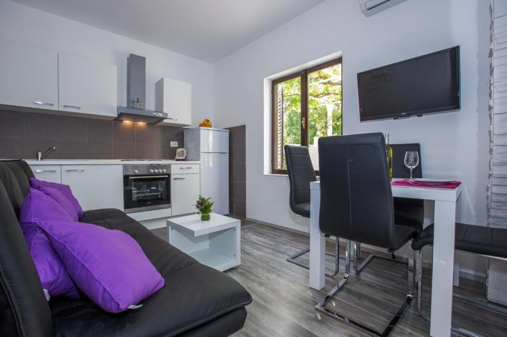 Apartments Villa Roza โมโกชิซา ภายนอก รูปภาพ