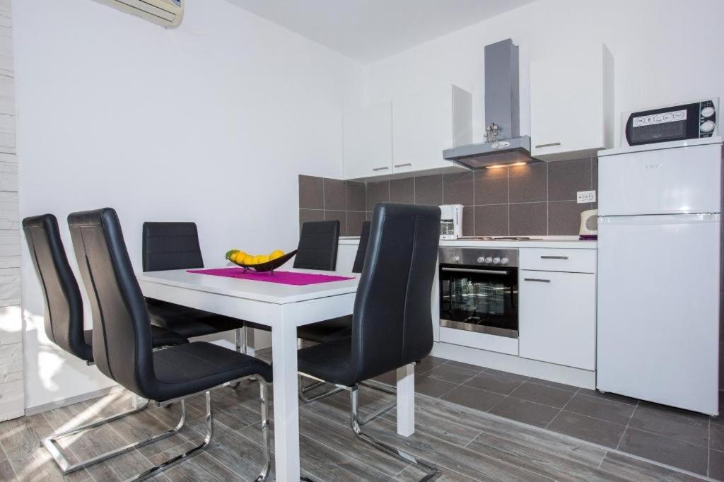 Apartments Villa Roza โมโกชิซา ภายนอก รูปภาพ