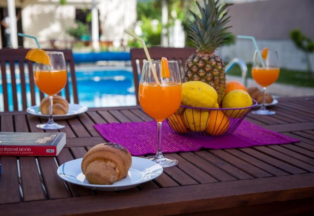 Apartments Villa Roza โมโกชิซา ภายนอก รูปภาพ